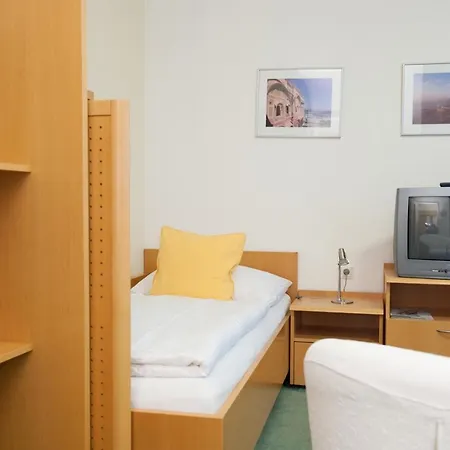 Stadtoase Kolping Otel 3*