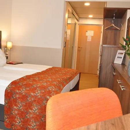 Stadtoase Kolping 호텔 3*